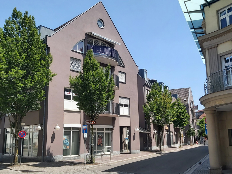 Termin vereinbaren in der orthopädischen Praxis Orthoteam-Lahr von Dr. Gemidji und Dr. Köller Bild: Außenansicht der Praxis